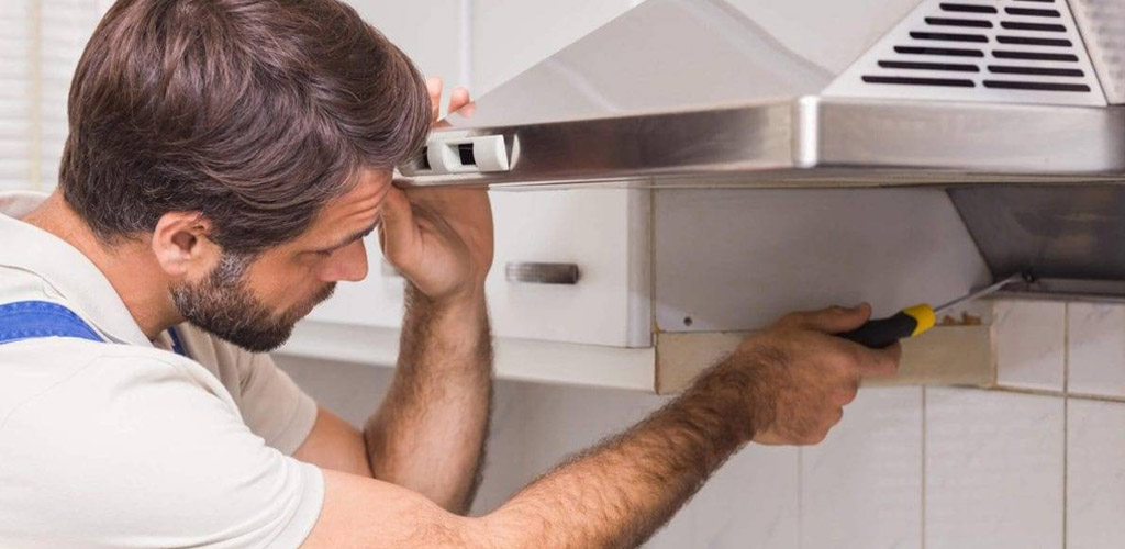 Как установить вытяжку на кухне