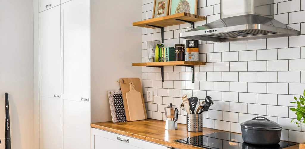 Как установить кухонную вытяжку над плитой: пошаговая инструкция с фото